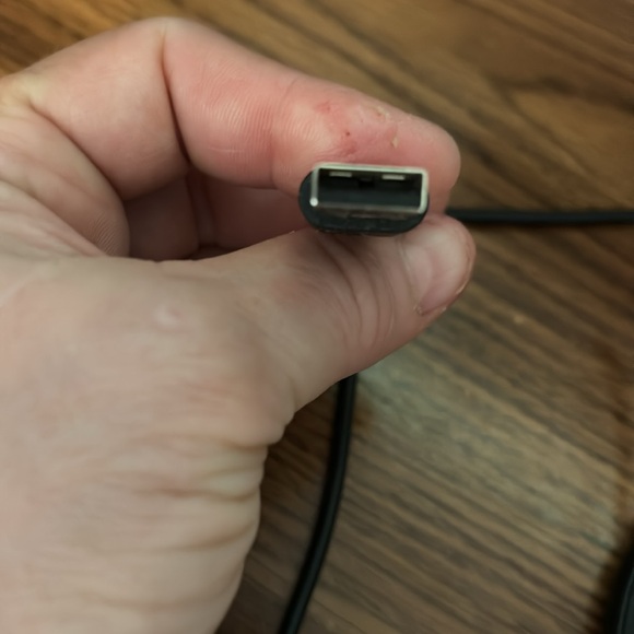 NWOT ONN Wireless Phone Charger 2 pc Circle & Cord Model No. ONB18WI701 DC 5V/2A - Picture 4 of 16